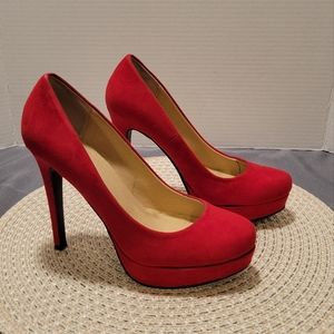 🌺EUC~ CHINESE LAUNDRY PLATFORM HEELS.